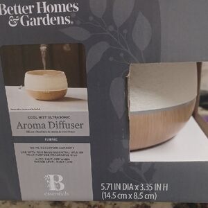 Better Homes And Gardens Cool Mist Aroma Diffuser - Natural Wood and Cream